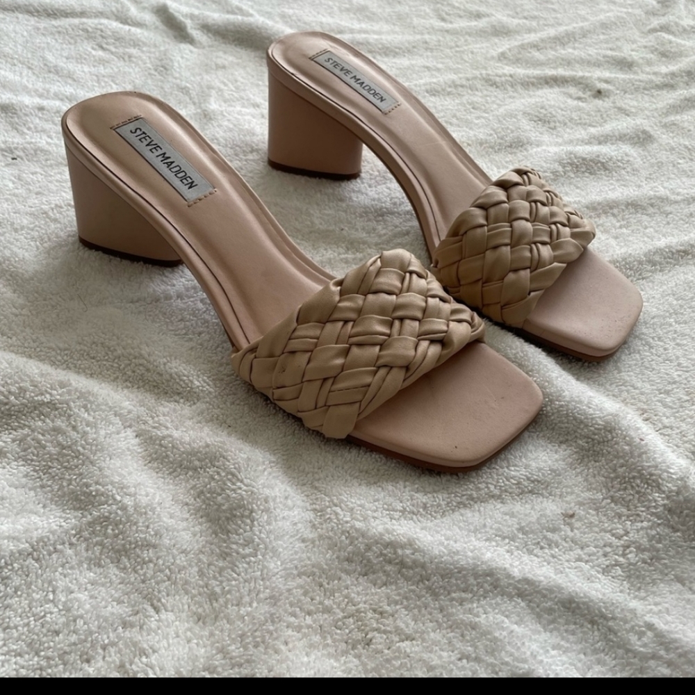 Steve Madden nude block heels 8